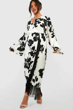 Wrap Dresses|Long Sleeve Dresses*boohoo Plus Tassel Hem Wrap Dress cream