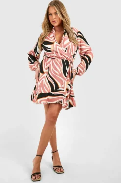 Wrap Dresses*boohoo Plus Woven Abstract Floral Print Wrap Mini Dress brown