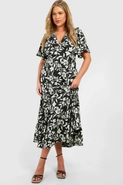 Smock Dresses*boohoo Plus Woven Floral Print Short Sleeve V Neck Midaxi Dress black