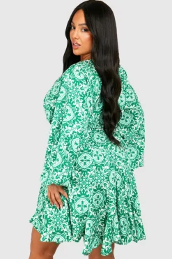 Smock Dresses*boohoo Plus Woven Tile Print Smock Dress green