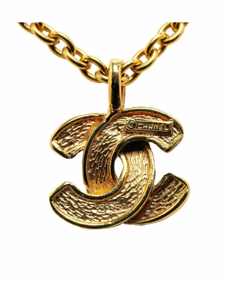 Necklaces*Chanel Preloved CC Logo Necklace in Gold
