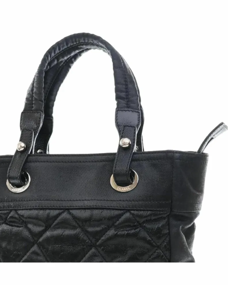 Tote Bags*Chanel Preloved Chic Quilted Tote Bag with Nylon Trim and Zip Closure Black