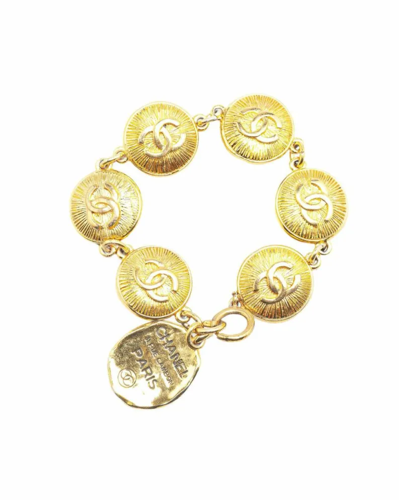 Bracelets*Chanel Preloved Plated Medallion Bracelet with Spring Ring Closure Gold
