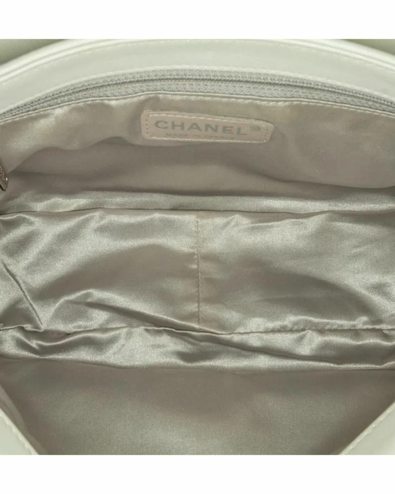 Shoulder Bags*Chanel Preloved Quilted Lambskin CC Flap Shoulder Bag with Interior Zip White