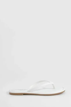 Sandals*boohoo PU Square Toe Flip Flops white