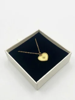 Necklaces*SVNX Sparkly Heart Necklace in Gold