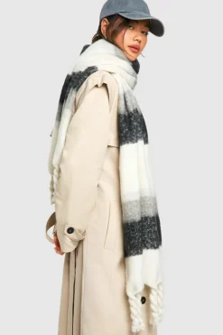 Hats & Gloves|Hats & Gloves*boohoo Striped Chunky Twisted Tassel Scarf white