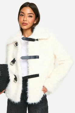 Up To 80% Off Winter Warmers|Faux Fur Coats*boohoo Textured Faux Fur Buckle Detail Jacket cream