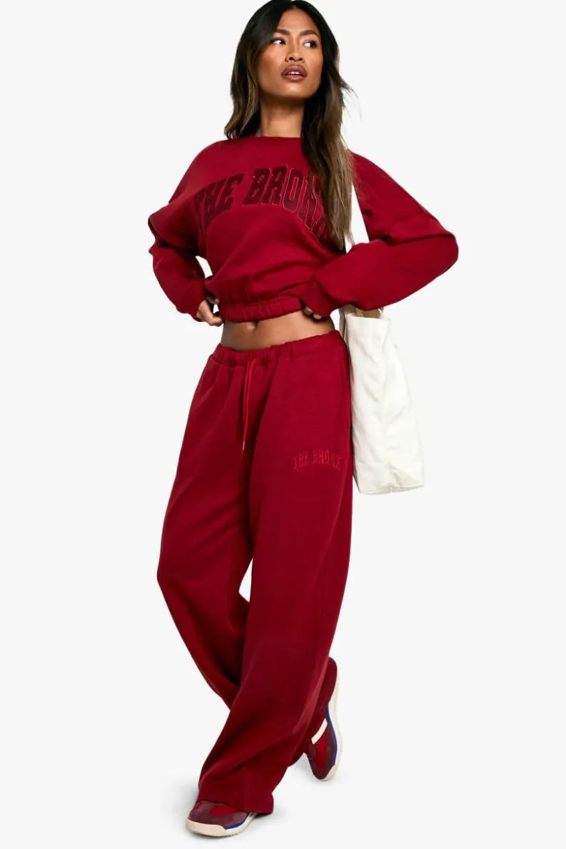 Sweatshirts|Hoodies & Sweatshirts*boohoo THE BRONX APPLIQUE OVERSIZED CROPPED SWEATSHIRT red