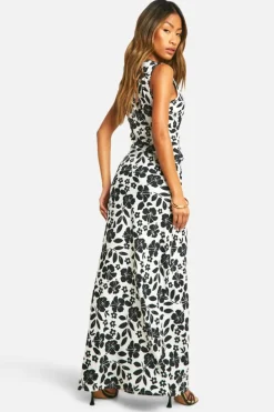 Cami Dresses*boohoo V Neck Floral Maxi Slip Dress white