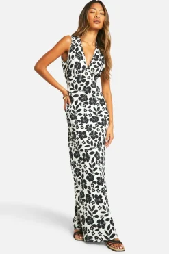 Cami Dresses*boohoo V Neck Floral Maxi Slip Dress white