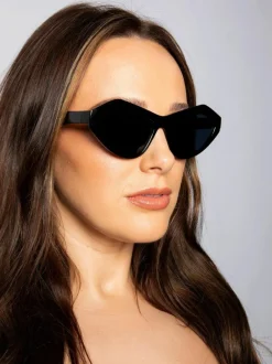 Sunglasses*SVNX Vintage Style Angular Sunglasses in Black