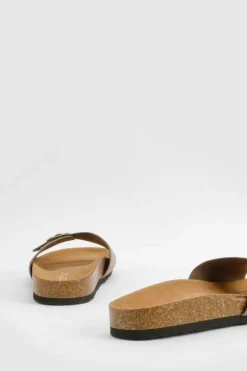 Sandals*boohoo Wide Fit Buckle Footbed Sliders taupe