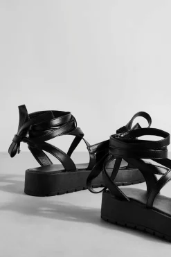 Sandals*boohoo Wide Fit Chunky Flatform Tie Leg Sandals black