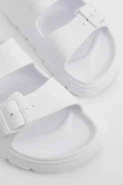 Sandals*boohoo Wide Fit Double Strap Buckle Sliders white