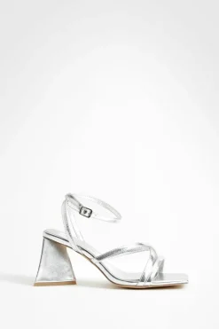 Heels*boohoo Wide Fit Flared Heel Crossover Sandals silver