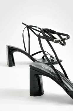 Heels*boohoo Wide Fit Low Heel Asymmetric Strap Sandals black